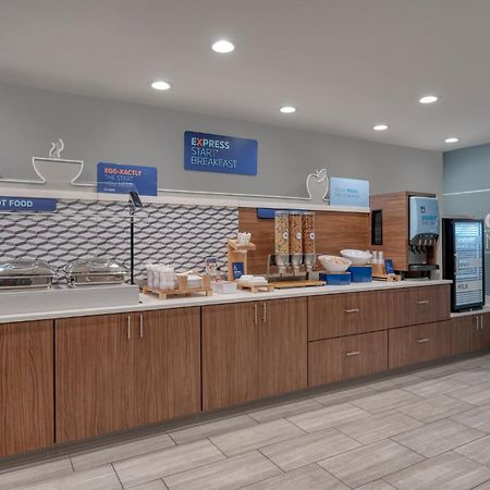 Holiday Inn Express & Suites Wadsworth By Ihg מראה חיצוני תמונה