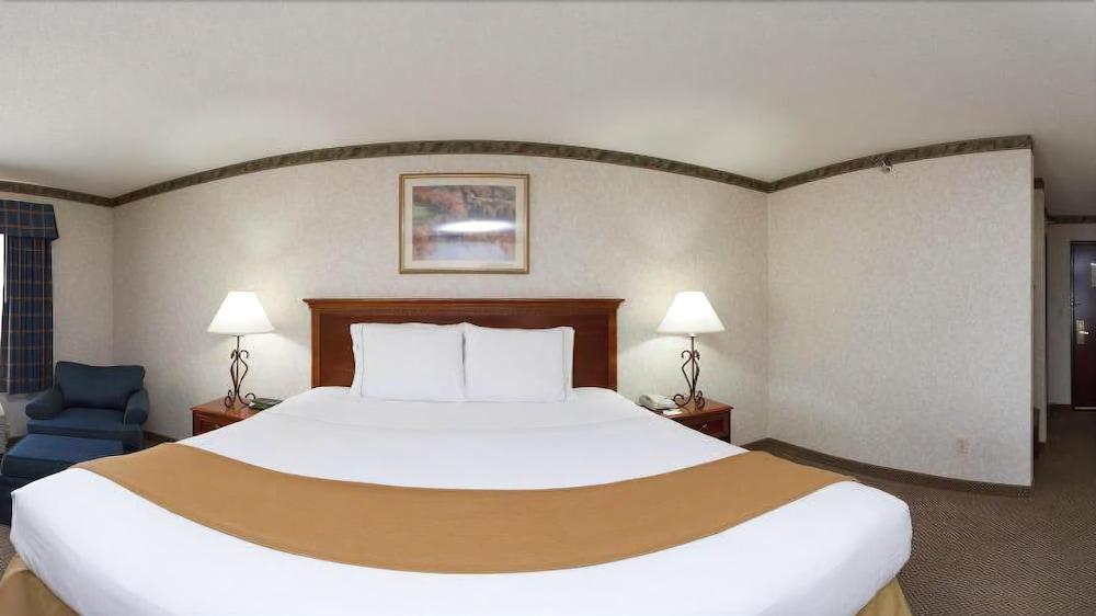 Holiday Inn Express & Suites Wadsworth By Ihg מראה חיצוני תמונה