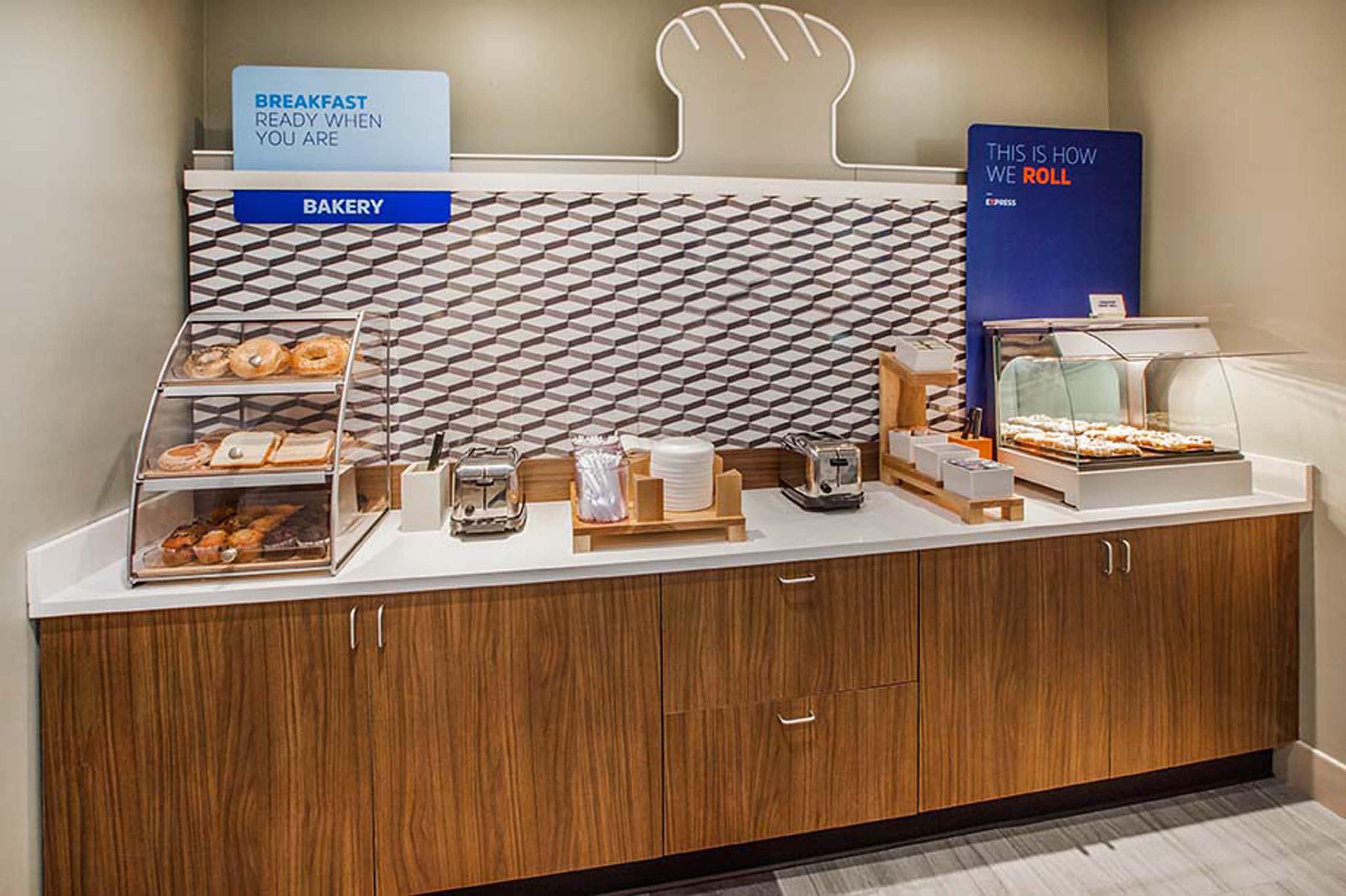 Holiday Inn Express & Suites Wadsworth By Ihg מראה חיצוני תמונה