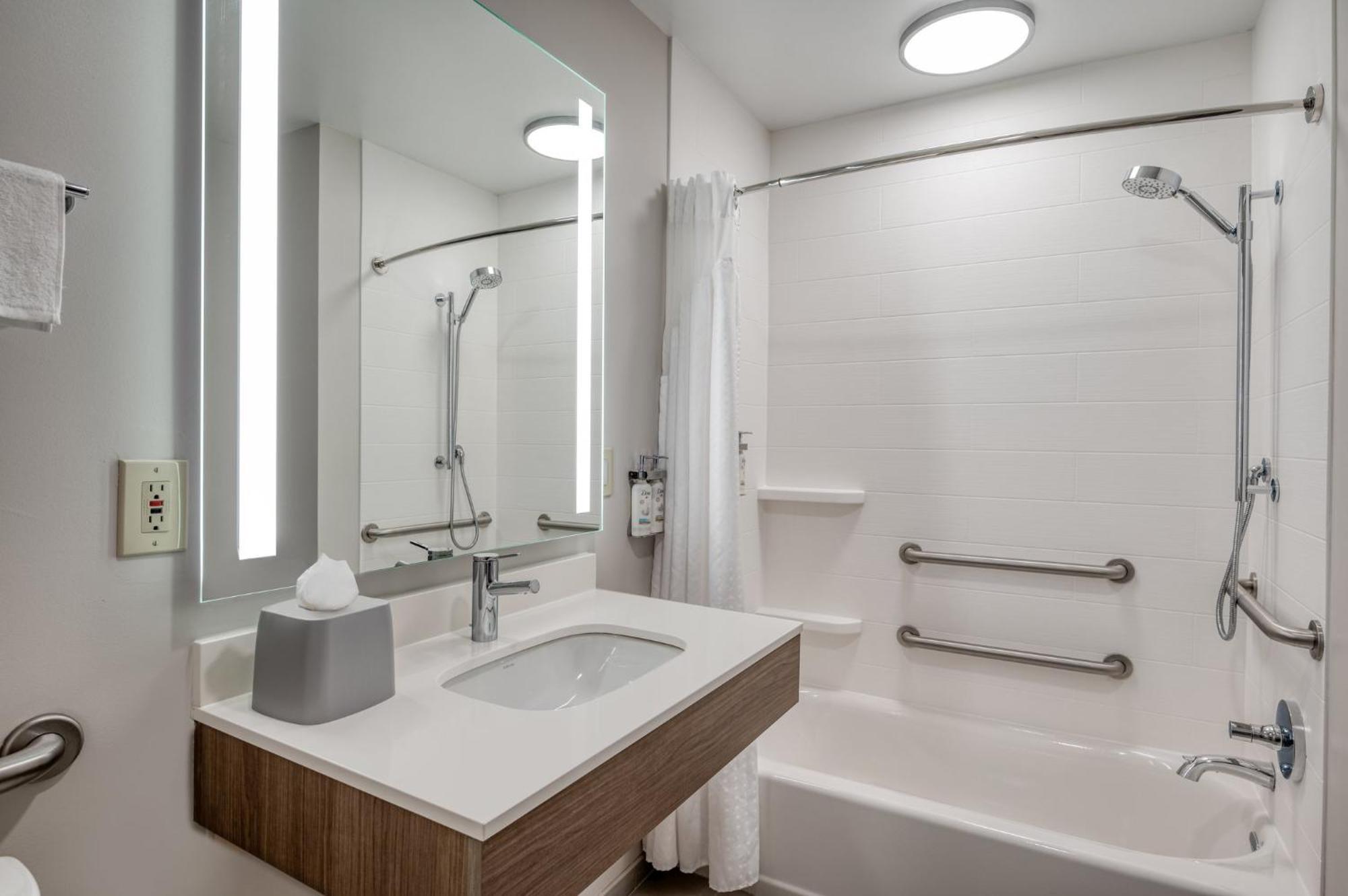 Holiday Inn Express & Suites Wadsworth By Ihg מראה חיצוני תמונה