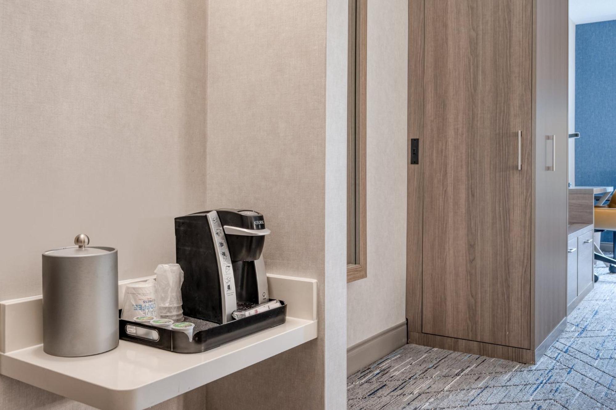 Holiday Inn Express & Suites Wadsworth By Ihg מראה חיצוני תמונה