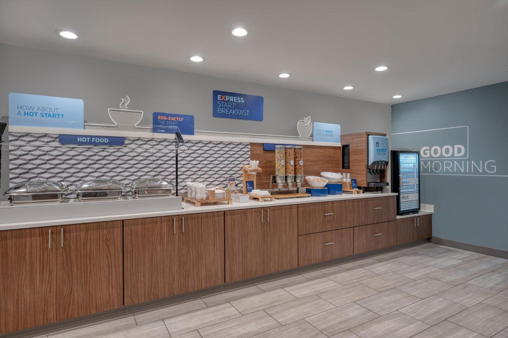 Holiday Inn Express & Suites Wadsworth By Ihg מראה חיצוני תמונה