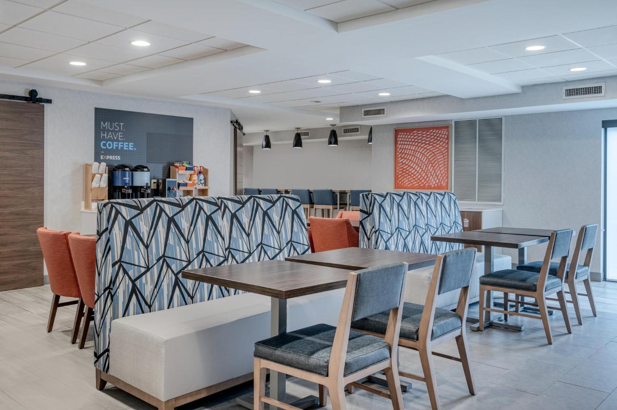Holiday Inn Express & Suites Wadsworth By Ihg מראה חיצוני תמונה