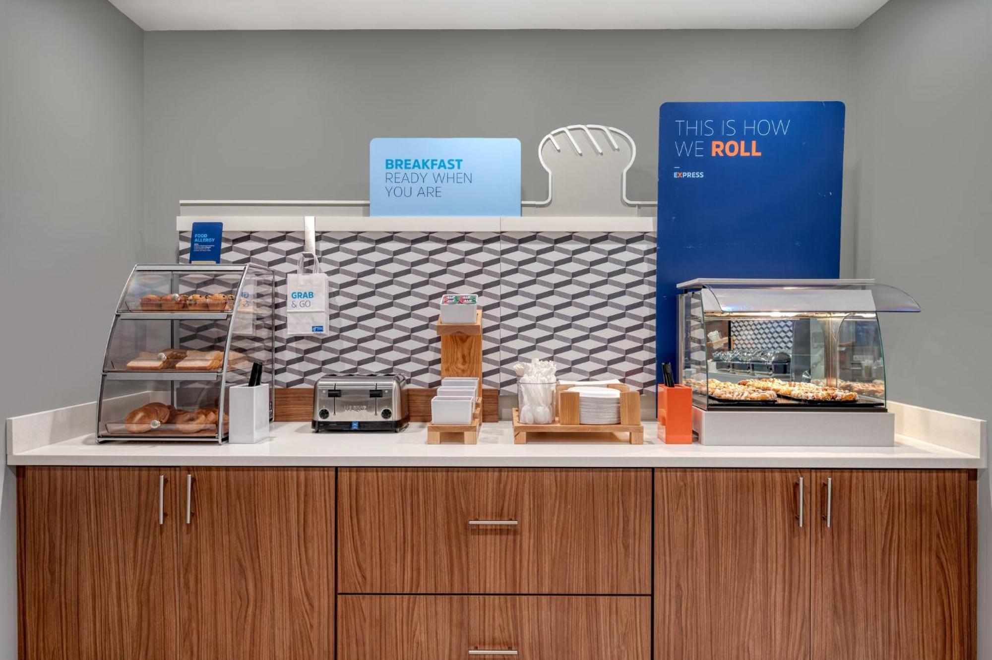 Holiday Inn Express & Suites Wadsworth By Ihg מראה חיצוני תמונה
