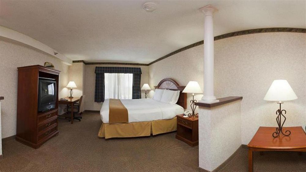 Holiday Inn Express & Suites Wadsworth By Ihg מראה חיצוני תמונה